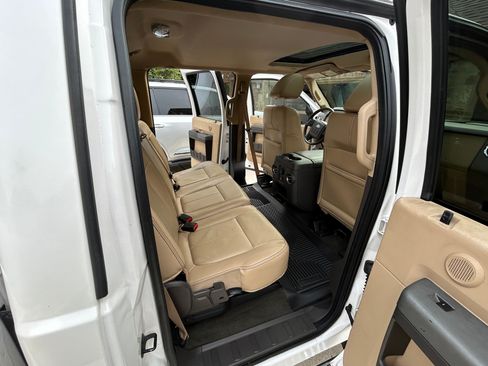 Used 2011 Ford F350 4x4 Crew Cab Lariat w/ FX4 Pkg image 18