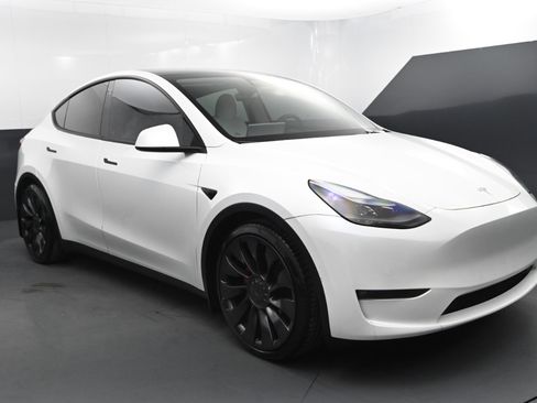 Used 2021 Tesla Model Y Performance image 7