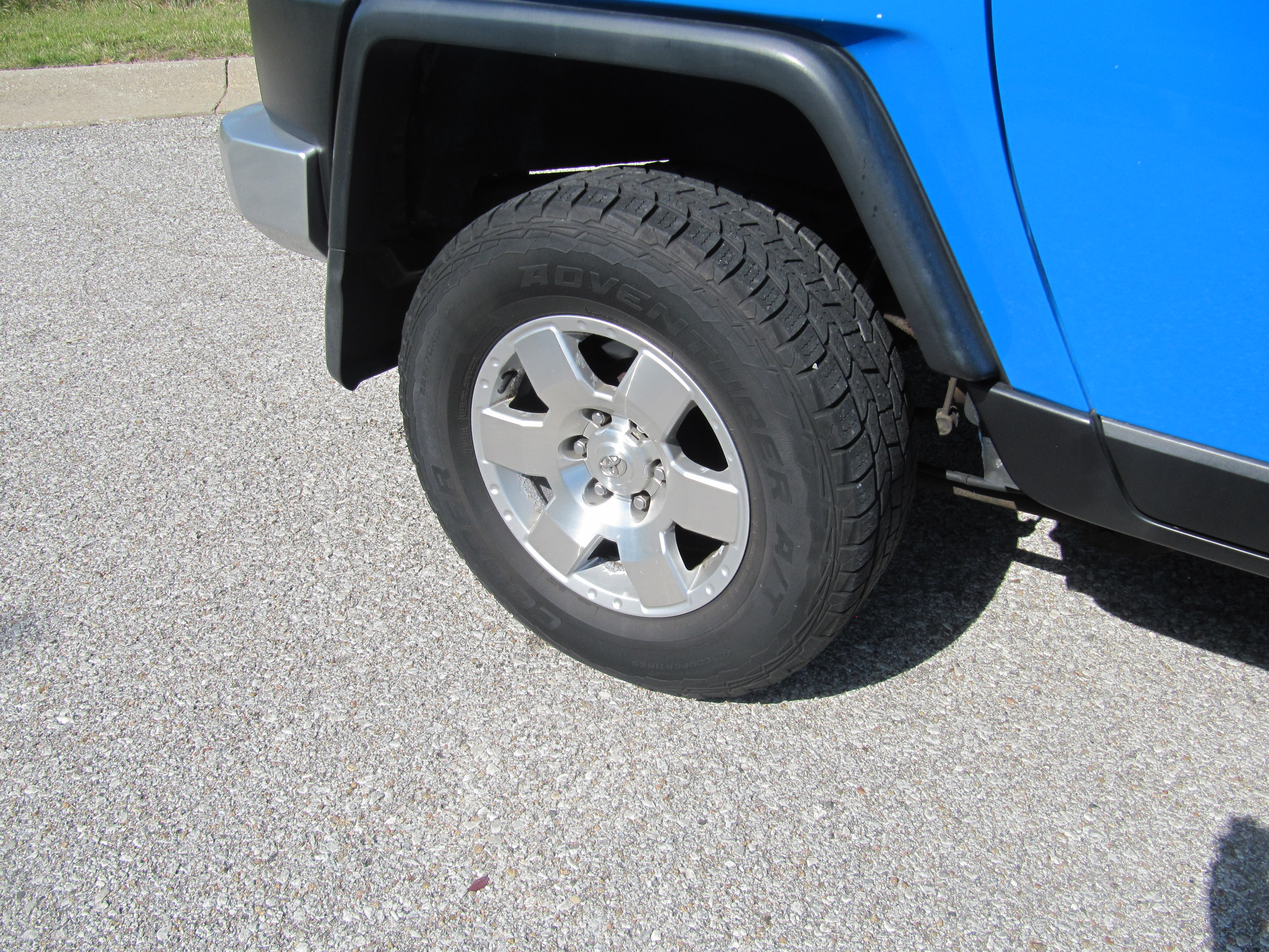 Used 2007 Toyota FJ Cruiser AWD/4WD image 12