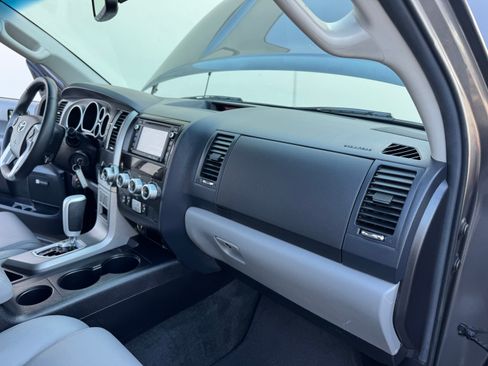 Used 2015 Toyota Sequoia Limited image 30