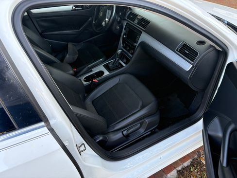 Used 2013 Volkswagen Passat 2.5 SE image 7