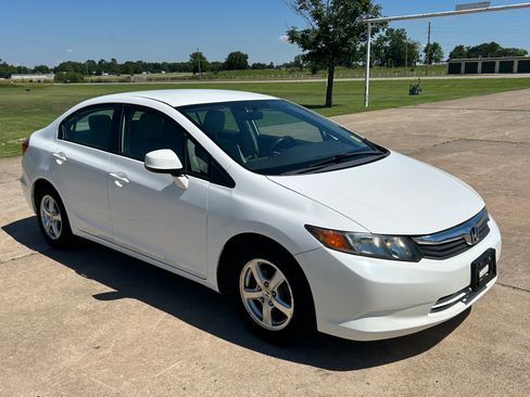 Used 2012 Honda Civic Natural Gas image 3