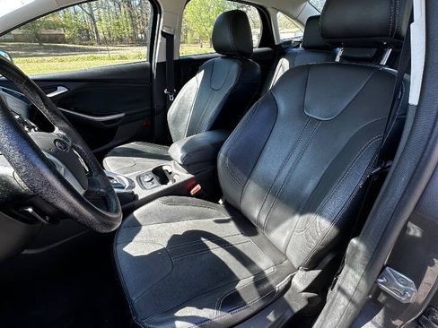 Used 2014 Ford Focus Titanium image 9