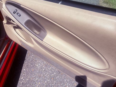 Used 2002 Ford Mustang GT Deluxe image 11