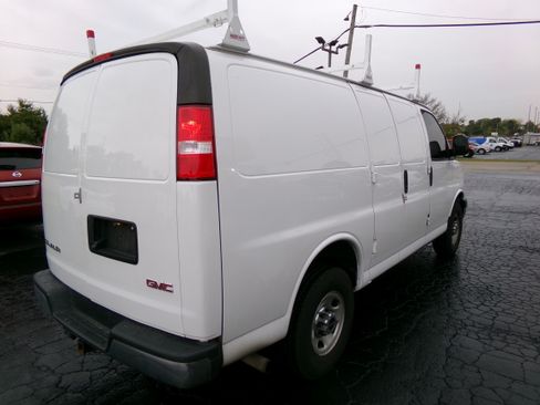 Used 2020 GMC Savana 3500 image 5