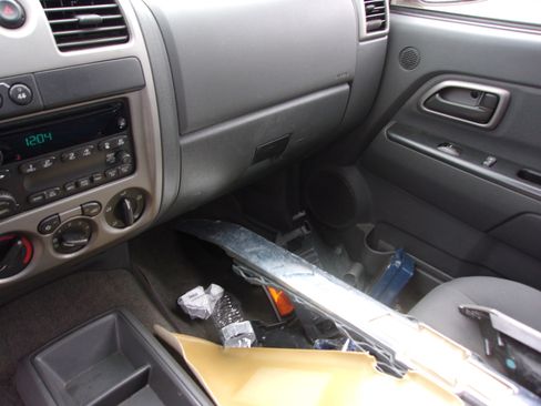 Used 2004 Chevrolet Colorado Z71 image 19