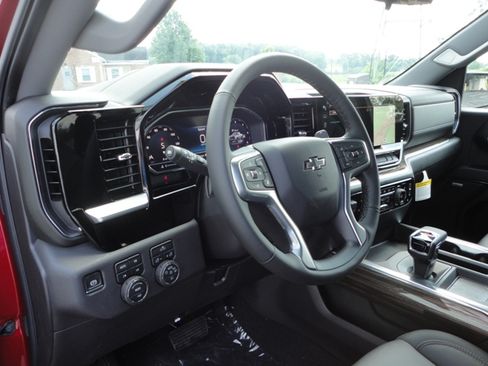 New 2025 Chevrolet Silverado 1500 LT Trail Boss image 18