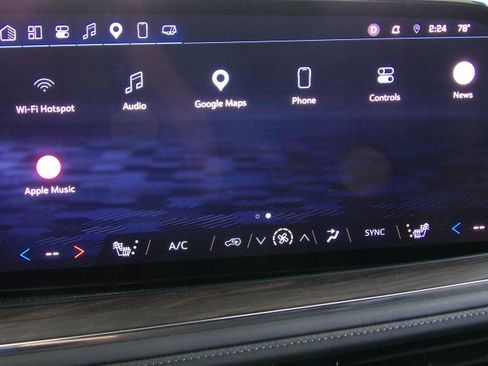 Used 2025 Chevrolet Suburban Z71 image 7