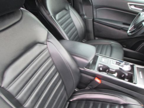 Used 2019 Ford Edge SEL Sport Utility 4D FWD image 15
