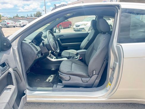 Used 2010 Ford Focus SE Coupe FWD image 16