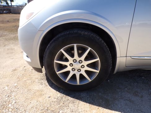 Used 2016 Buick Enclave Leather image 11