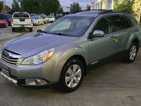 Used 2011 Subaru Outback 2.5i Limited image 42
