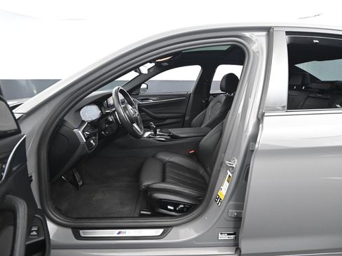 Used 2022 BMW 530i xDrive image 38