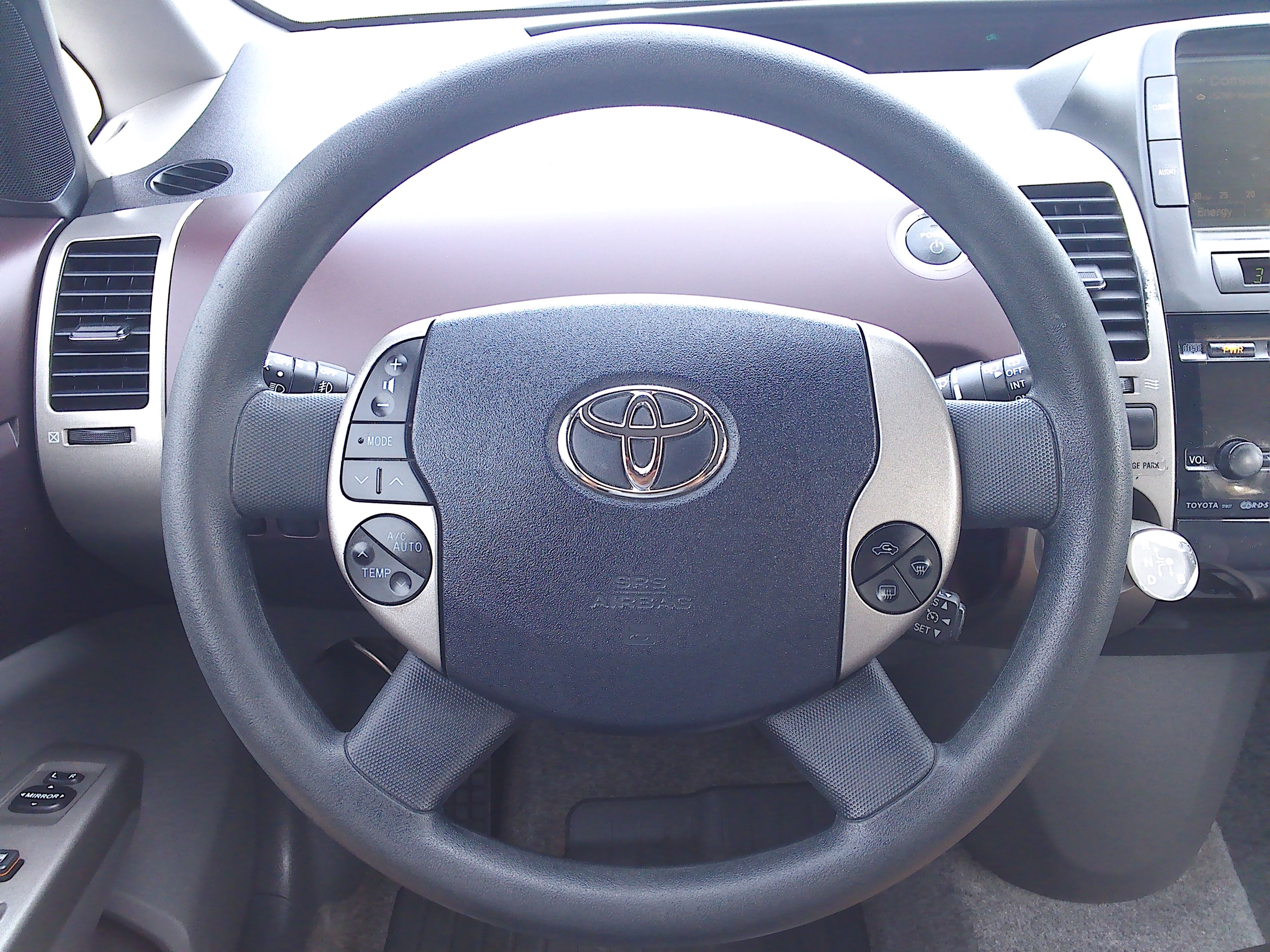 Used 2005 Toyota Prius Two FWD image 23