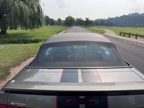 Used 2005 Ford Mustang Premium image 35