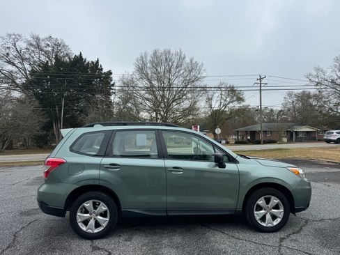 Used 2016 Subaru Forester 2.5i image 4