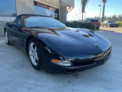 Used 2003 Chevrolet Corvette image 9