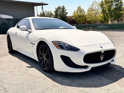 Used 2016 Maserati GranTurismo Sport image 4