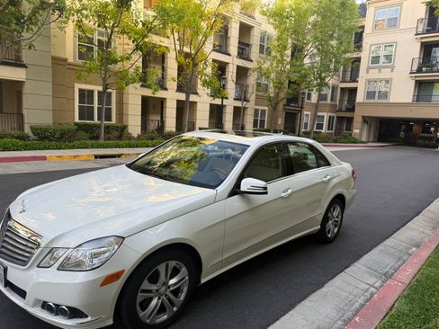 Used 2010 Mercedes-Benz E 350 image 2