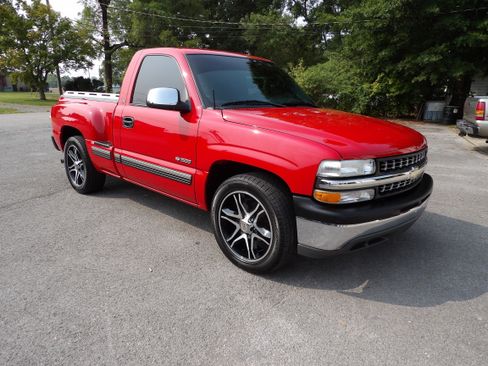 Used 2000 Chevrolet Silverado 1500 LS image 4