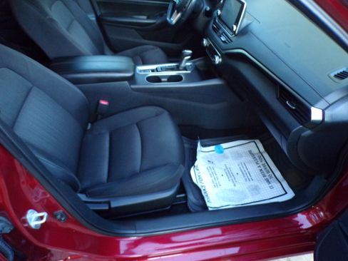 Used 2019 Nissan Altima 2.5 SV AWD image 9