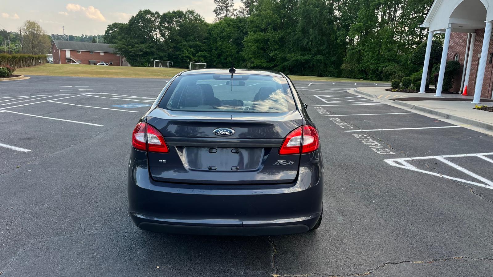 Used 2013 Ford Fiesta SE Sedan FWD image 6