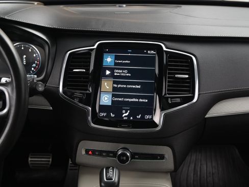 Used 2020 Volvo XC90 T6 R-Design image 21