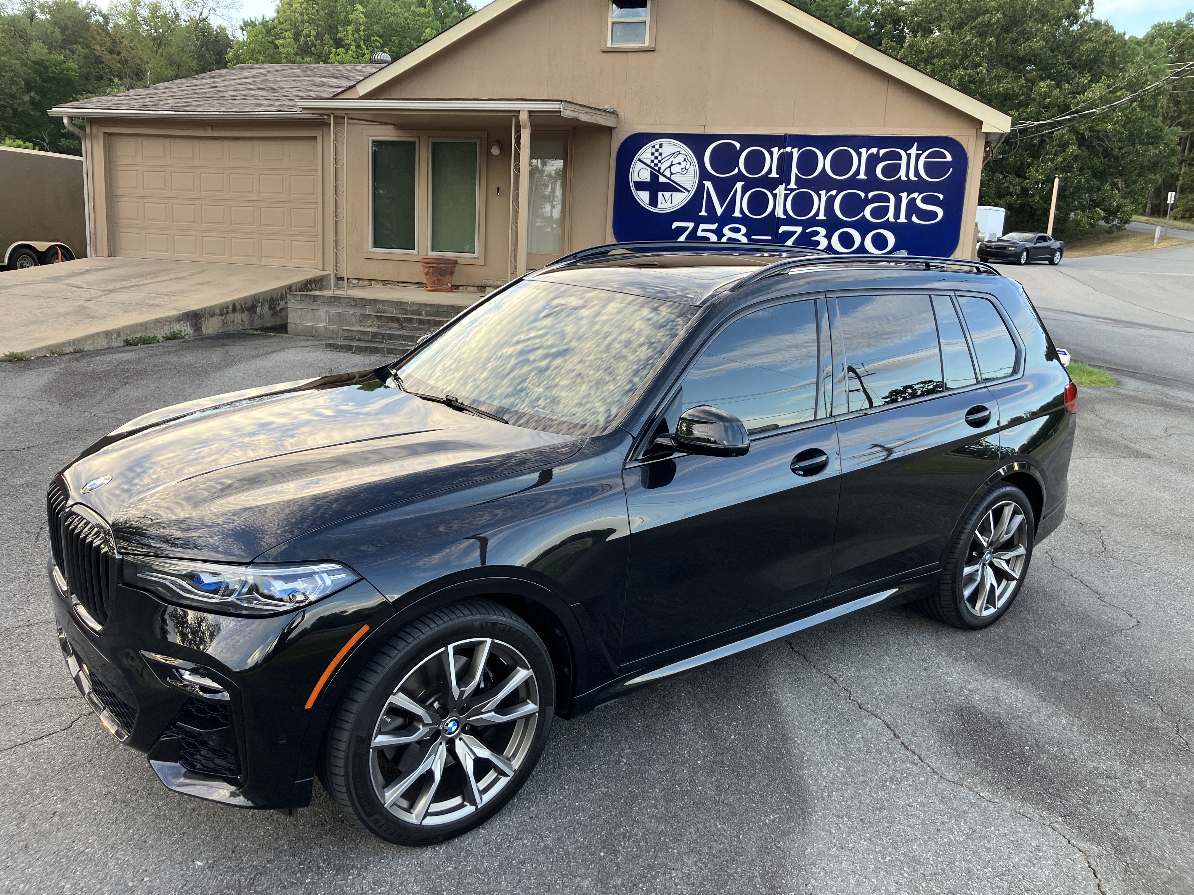 Used 2022 BMW X7 M50i AWD/4WD image 1