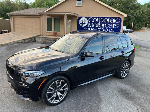 Used 2022 BMW X7 M50i AWD/4WD image 1
