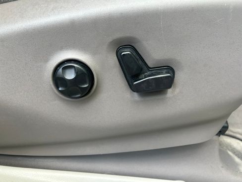 Used 2019 Chrysler Pacifica Touring-L Plus FWD image 29