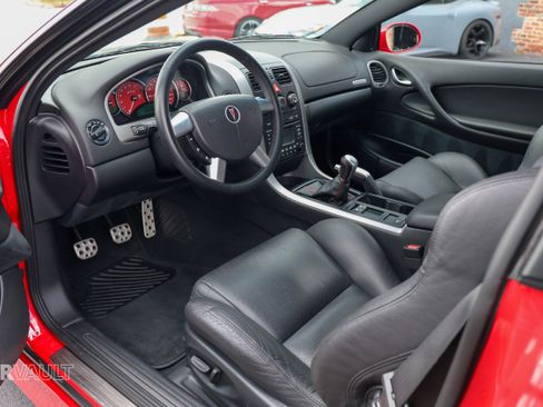Used 2005 Pontiac GTO image 25