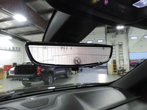 Used 2023 Chevrolet Traverse RS image 44