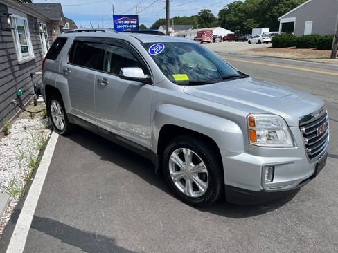 Used 2016 GMC Terrain AWD SLT image 3