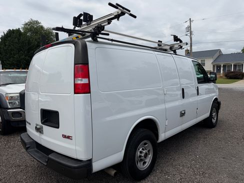 Used 2022 GMC Savana 2500 RWD image 5
