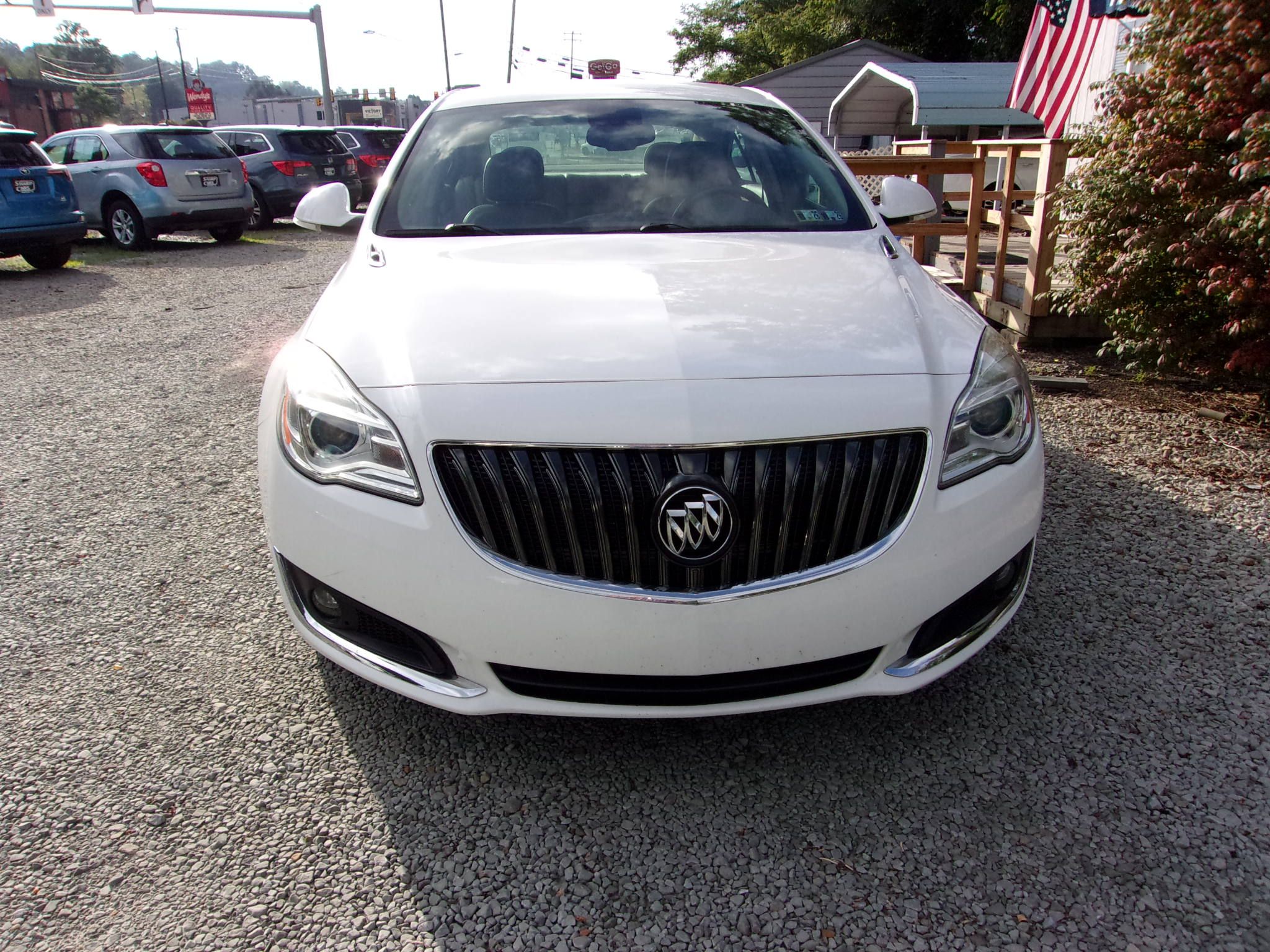 Used 2016 Buick Regal AWD image 1