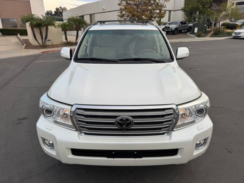 Used 2013 Toyota Land Cruiser image 12