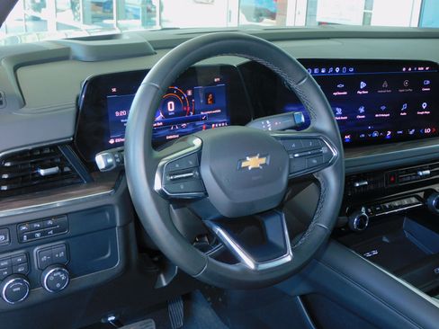 Used 2025 Chevrolet Tahoe 4WD LT image 19