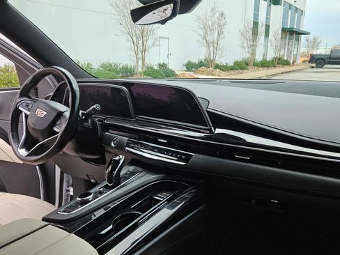 Used 2022 Cadillac Escalade Sport image 18