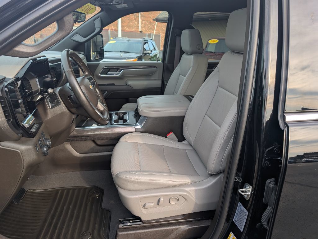 Used 2024 Chevrolet Silverado 2500 4x4 Crew Cab LTZ image 8