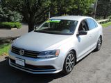 Used 2016 Volkswagen Jetta SE image 2