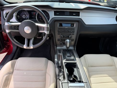 Used 2014 Ford Mustang RWD image 12