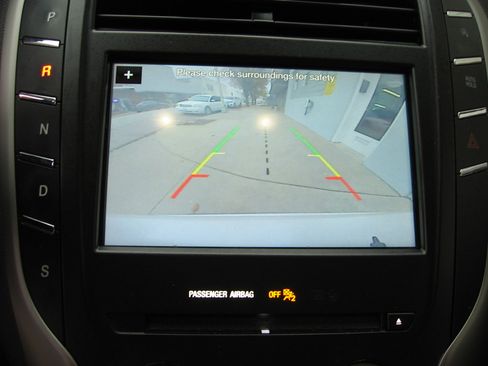 Used 2017 Lincoln MKC Select image 17