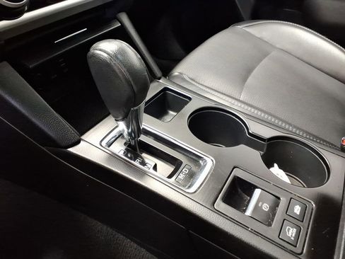 Used 2018 Subaru Outback 3.6R Limited image 18