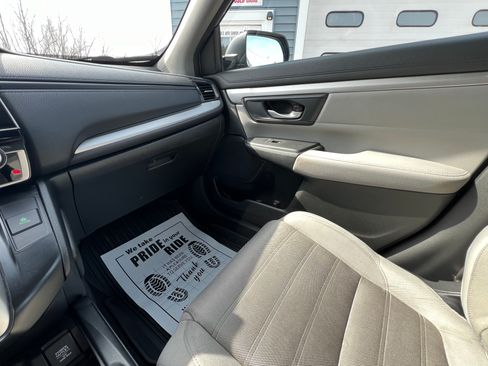 Used 2017 Honda CR-V LX image 7