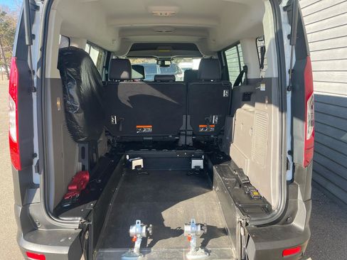 Used 2020 Ford Transit Connect XL image 4