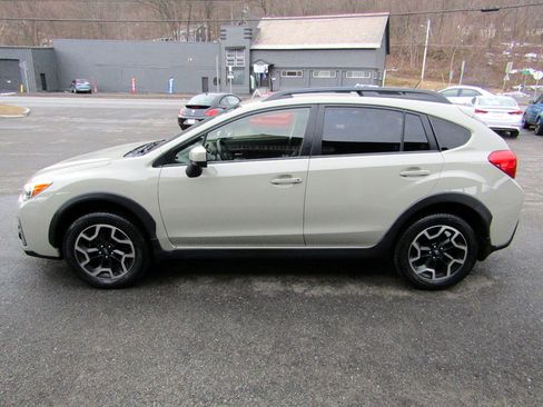 Used 2016 Subaru Crosstrek 2.0i Premium image 6