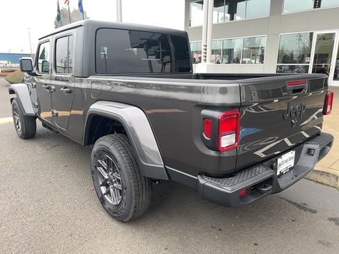 New 2026 Jeep Gladiator Sport image 8