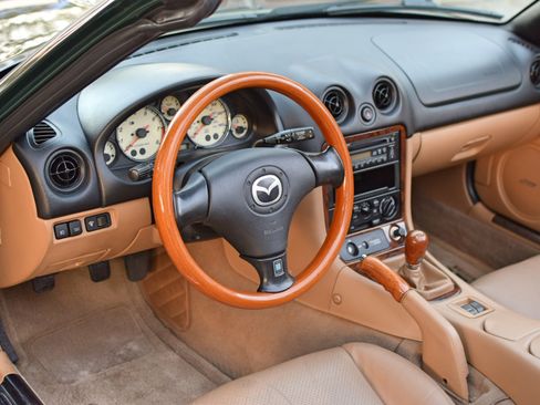 Used 2001 MAZDA MX-5 Miata Special Edition image 26
