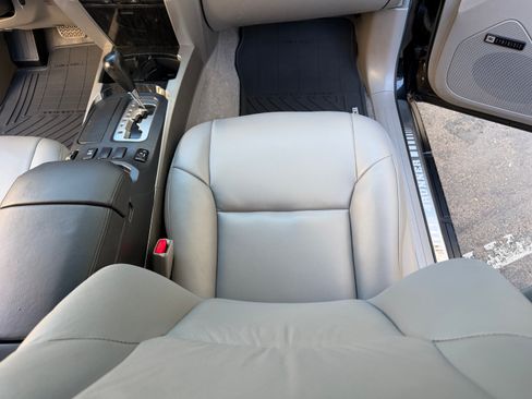 Used 2007 Toyota 4Runner Limited image 35