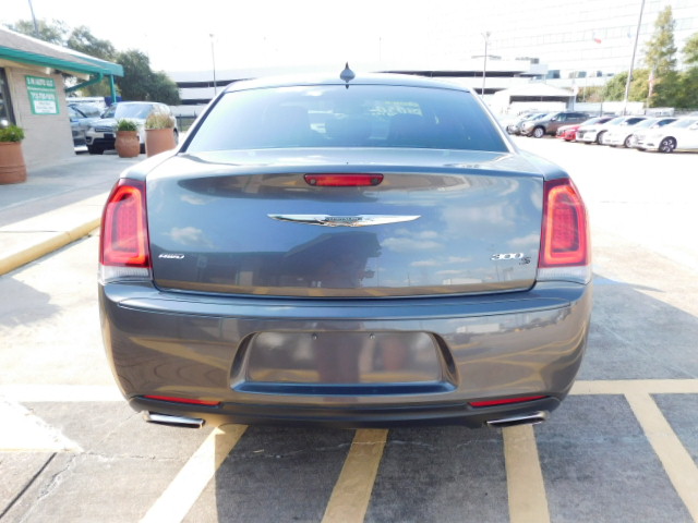 Used 2019 Chrysler 300 S AWD image 6